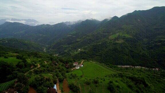 中国陕西秦岭山村鸟瞰图