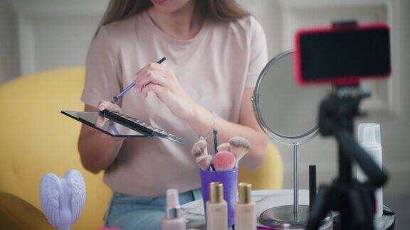 装饰性化妆品和彩妆广告在社交媒体少女美妆博主记录博客