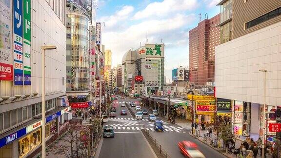 4K延时:新宿车站拥挤的行人