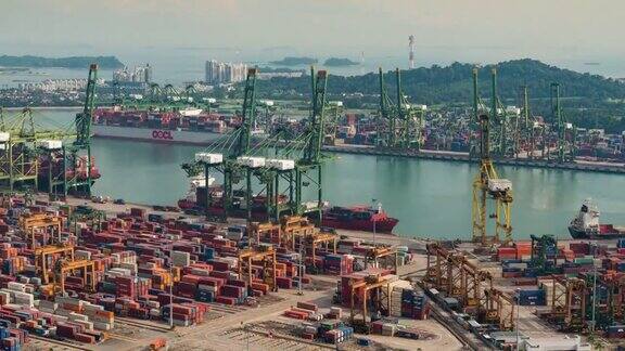 4K延时:新加坡港口仓库正在进行进出口工作