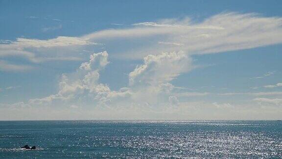 碧海蓝天千变万化的白云这是非常放松的