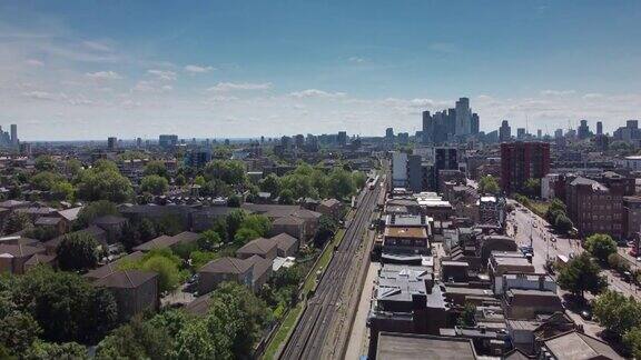 伦敦东部的高角度镜头有地面铁路网