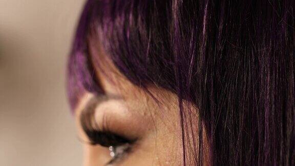 紫色的女士