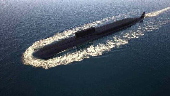 漂浮在海洋中的重型核潜艇