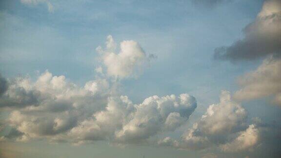 日落天空与动态Cloudscape时间流逝