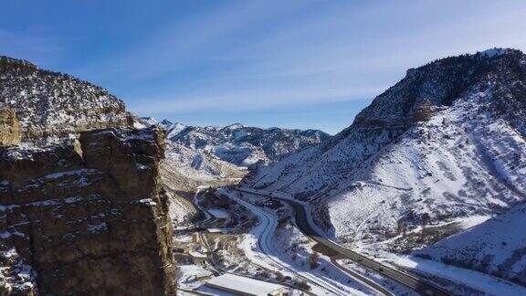 冬天的城堡门尖顶美国犹他州鸟瞰图