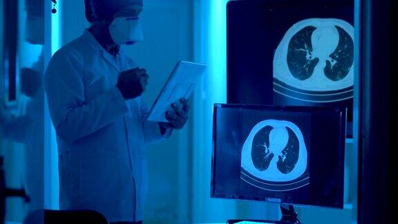 放射科门诊放射科医师检查患者胸部CT图像的4K视频