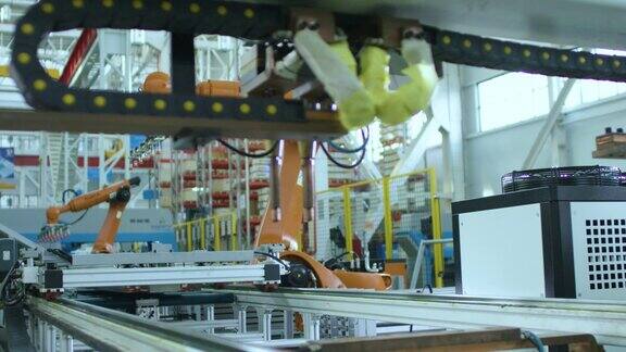 制造工厂的机器人生产线