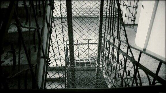 监狱的楼梯