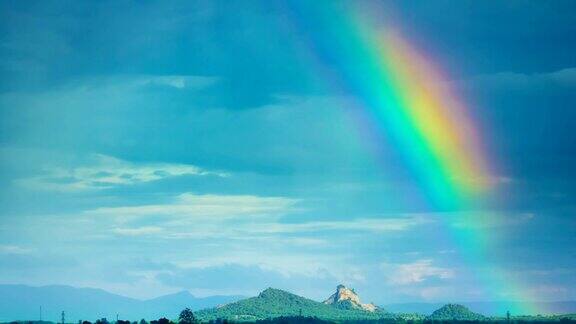 大自然中的彩虹