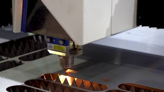 光纤激光切割机用火花光切割金属板材高新技术制造业