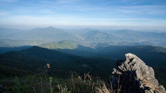 风景与自然泰国清莱朦胧的山林