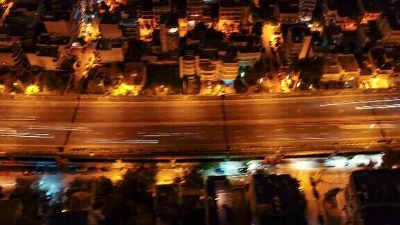 夜间延时雅典市中心繁忙的高速公路
