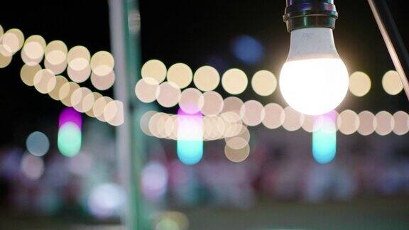 夜间使用LED灯泡和串灯