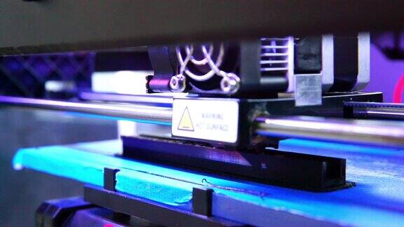 3D打印机构建模型