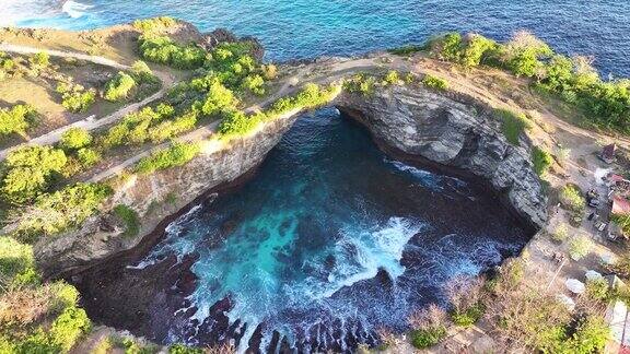 巴厘岛努沙佩尼达岛最佳观景点蓝色海面