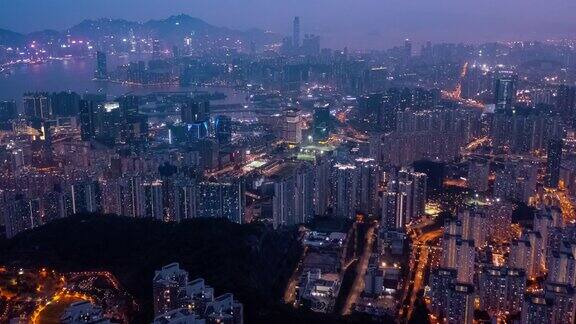 香港的商业区从白天到夜晚的超差鸟瞰图