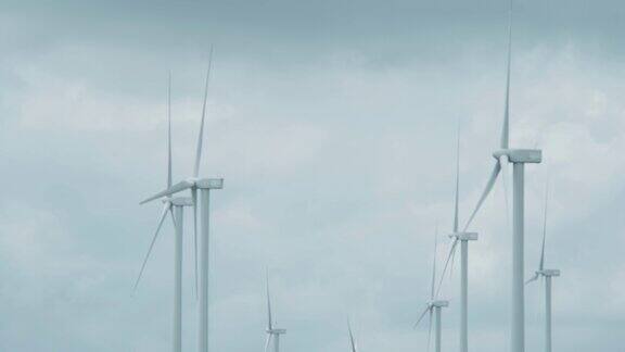 风车在风中转动可再生能源和可持续能源;