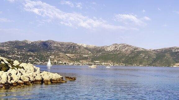 令人敬畏的爱琴海海湾村庄