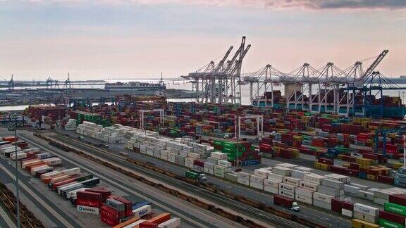 巴尔的摩港口集装箱码头鸟瞰图