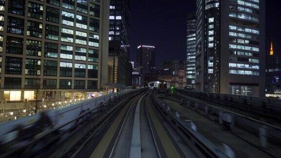 火车在隧道中行驶日本东京