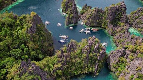 无人机镜头的泻湖和海湾作为主要主题在菲律宾