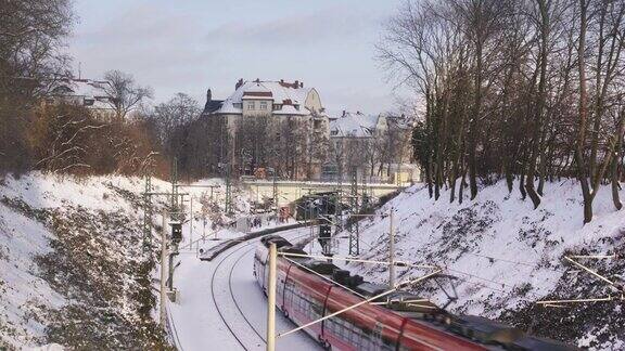 德国莱比锡地区铁路线积雪覆盖