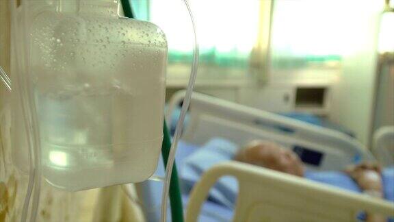 CU医院氧调节器老年病人在床上