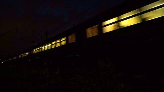 火车夜间行驶