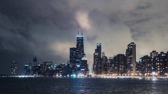 TU在雾中的芝加哥夜景