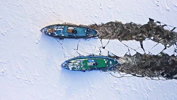 维斯瓦河上的破冰船粉碎了冰面波兰2020年02月18日
