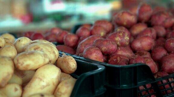 杂货市场盒装生土豆