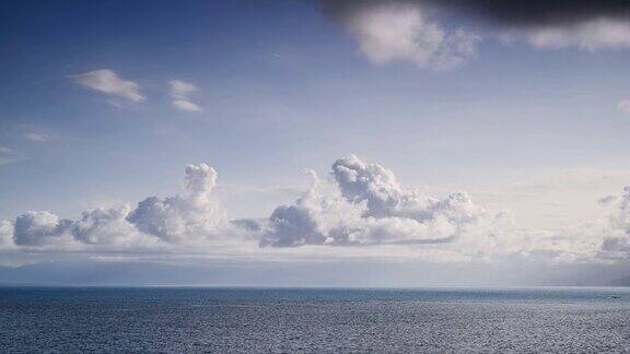 碧海蓝天千变万化的白云这是非常放松的