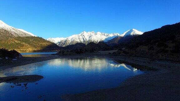 冉乌湖西藏山水