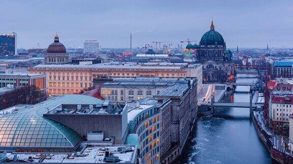 阴天雪夜柏林与柏林大教堂的时间流逝柏林德国