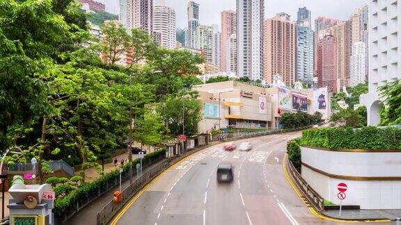 香港道交通繁忙中环有现代化的办公大楼