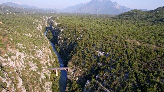 克罗地亚的塞蒂纳河峡谷