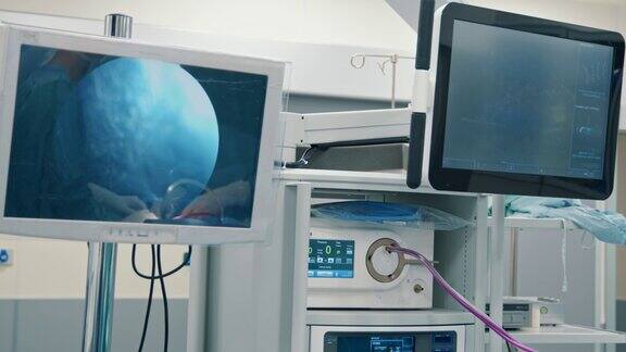 手术室的医疗设备和监测器