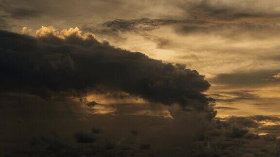 日落时天空与云的延时拍摄