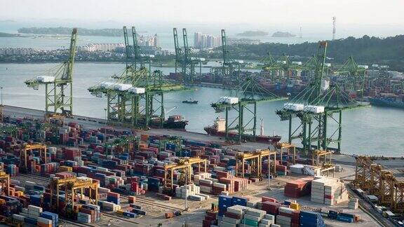 新加坡工业港口的延时