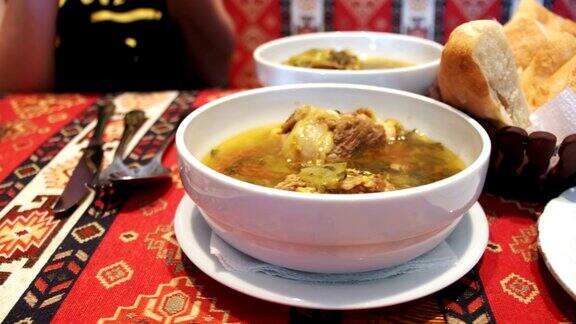 餐馆里的羊肉汤阿塞拜疆国菜Piti汤