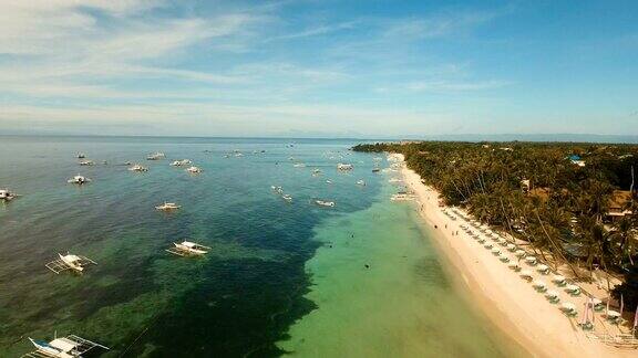 鸟瞰图美丽的阿罗纳海滩在一个热带岛屿保和菲律宾