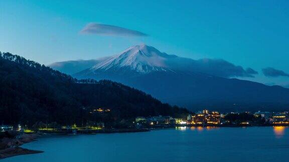 川口千子湖富士山的时间流逝