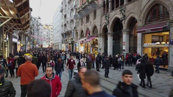 4K:伊斯坦布尔拥挤的伊斯提卡尔大街