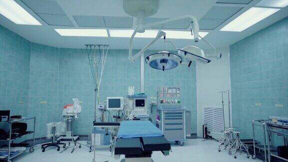 有手术设备的手术室