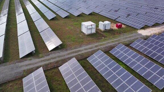 太阳能农场的航拍照片