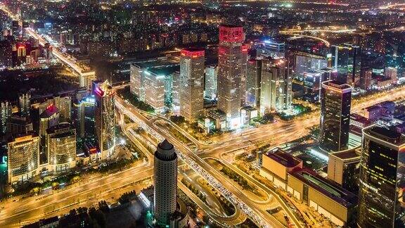 时光流逝夜晚戏剧性的城市景观和道路交叉口