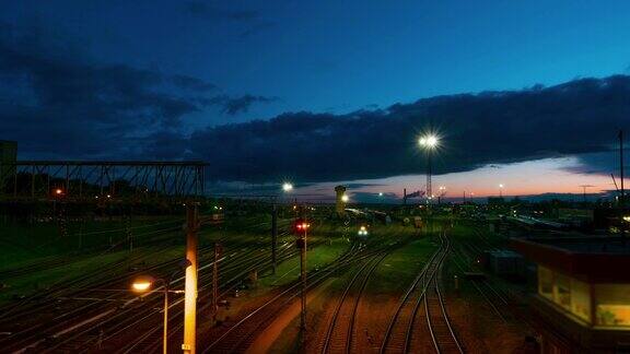 晚上的火车站延时拍摄