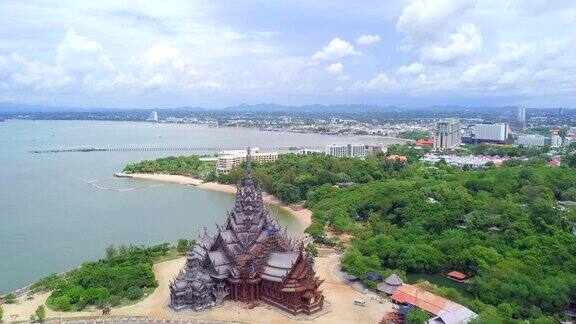 鸟瞰泰国芭堤雅春武里的真理圣地