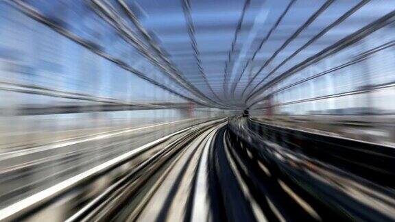 通勤列车超速